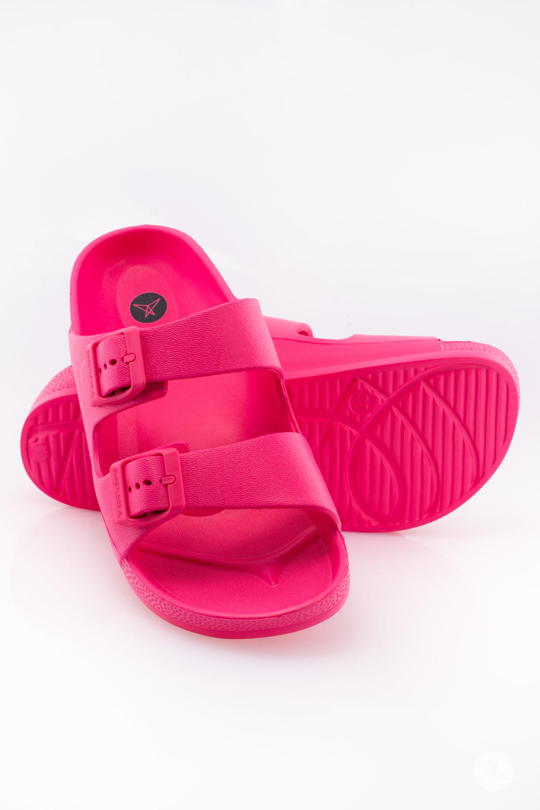 Summer slides for women